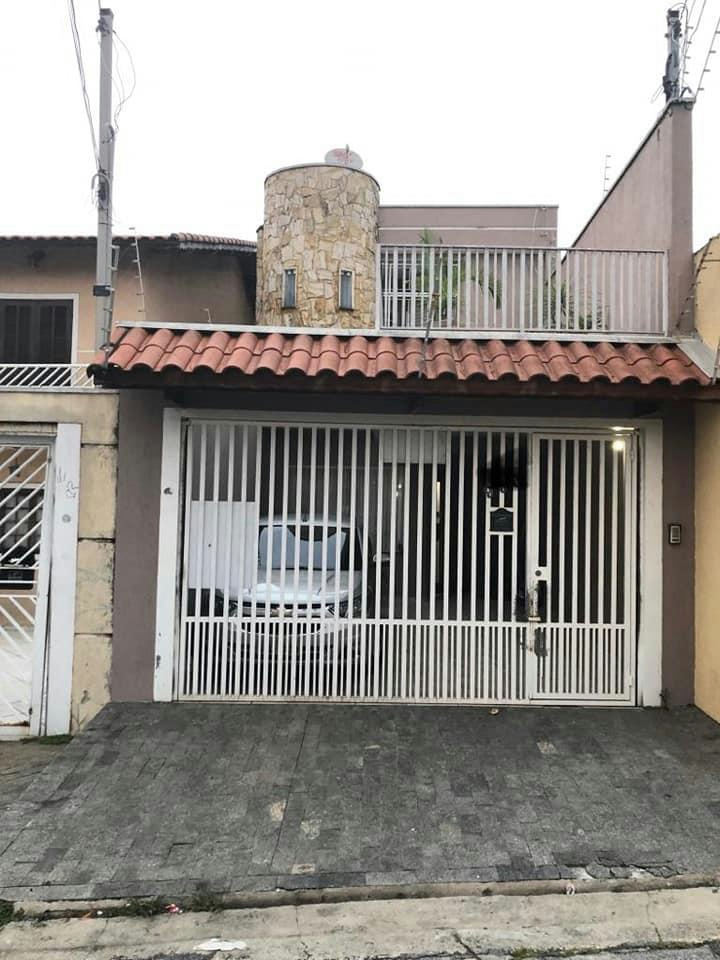 Sobrado em Vila Ivone - 210m² | 3 dormitórios | 2 vagas