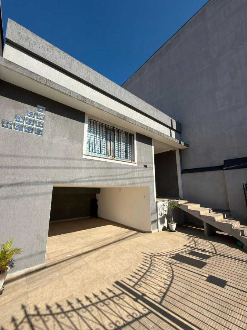 Sobrado em Chácara Santo Antônio - 184m² | 2 dormitórios | 4 vagas - miniatura 3