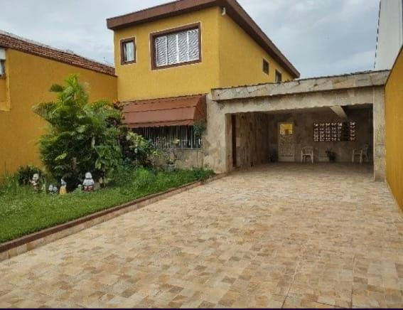 Sobrado em Vila Alpina - 350m² | 3 dormitórios | 6 vagas