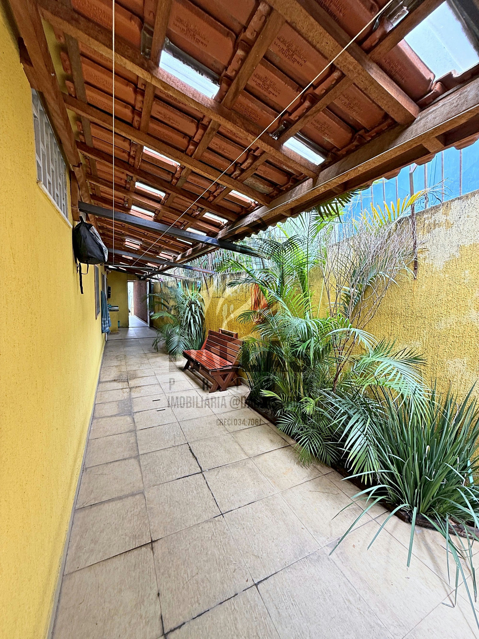 CASA ASSOBRADADA COM FUNCIONALIDADE TÉRREA COM PISCINA - miniatura 3