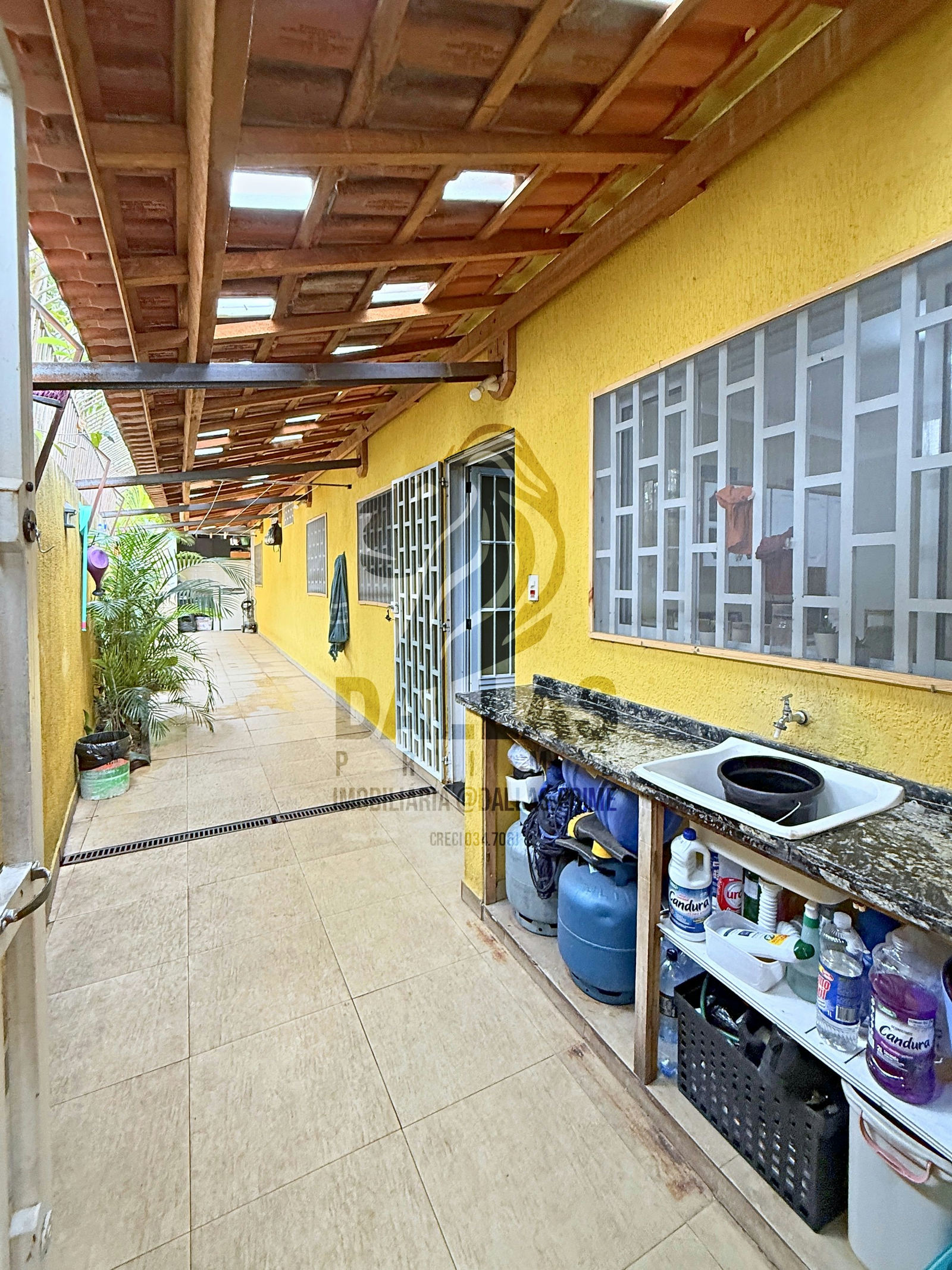 CASA ASSOBRADADA COM FUNCIONALIDADE TÉRREA COM PISCINA - miniatura 2