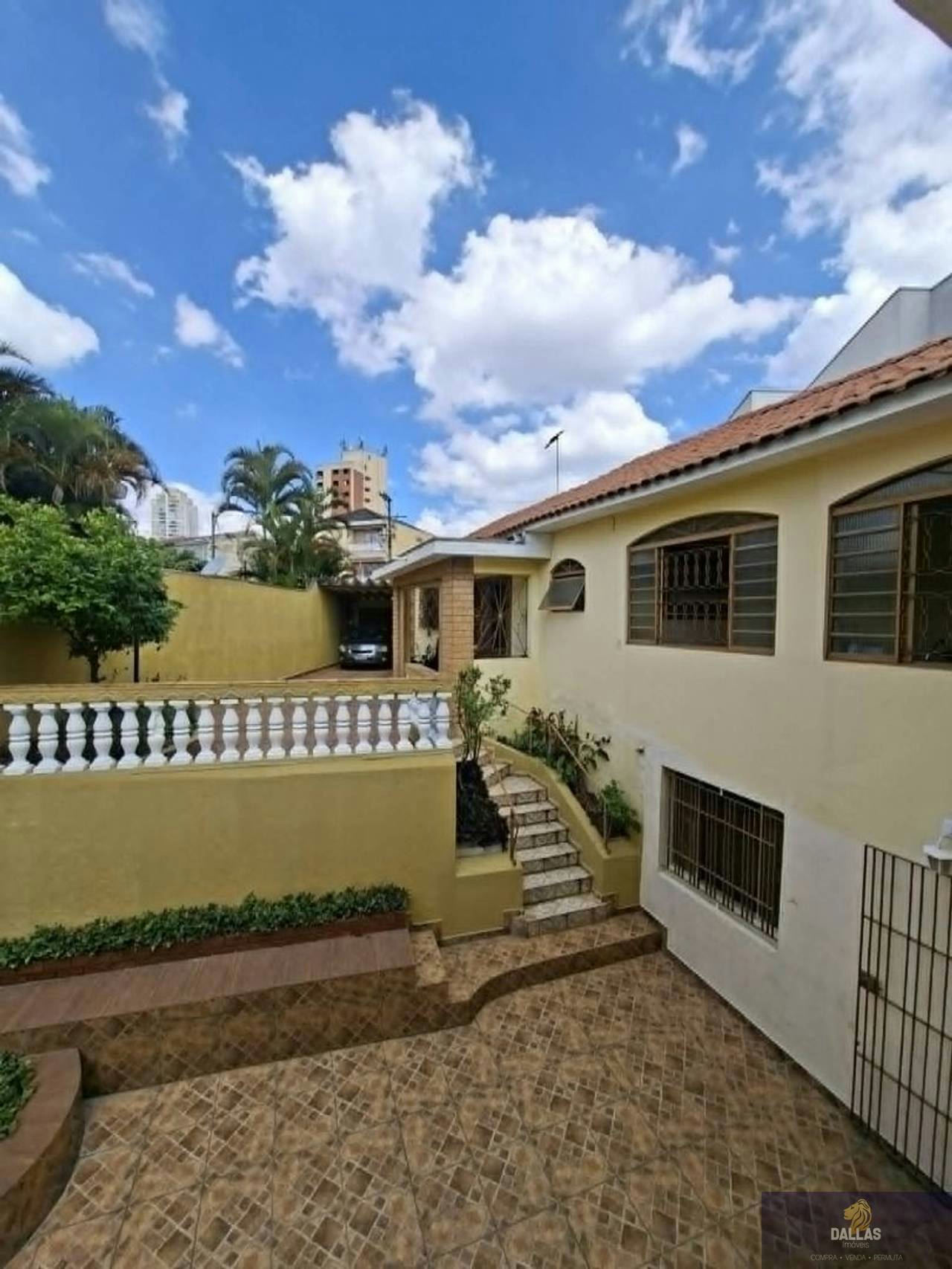 Casa em Vila Formosa - 262m² | 3 dormitórios | 5 vagas