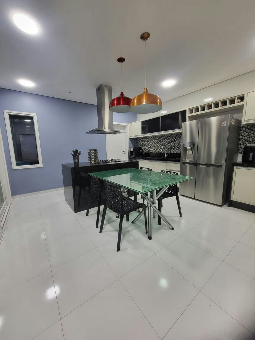Sobrado em Parque Residencial Itapeti - 500m² | 3 dormitórios | 6 vagas - miniatura 2