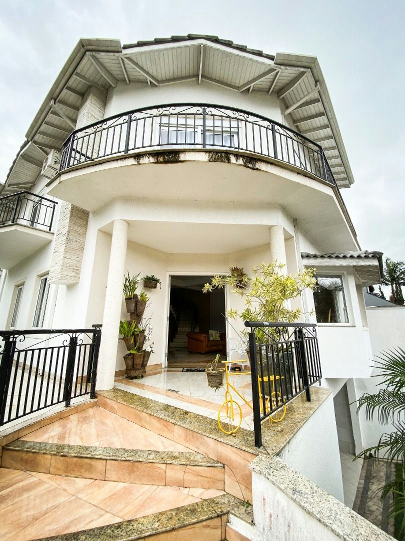 Sobrado em Parque Residencial Itapeti - 381m² | 3 dormitórios | 5 vagas - miniatura 4