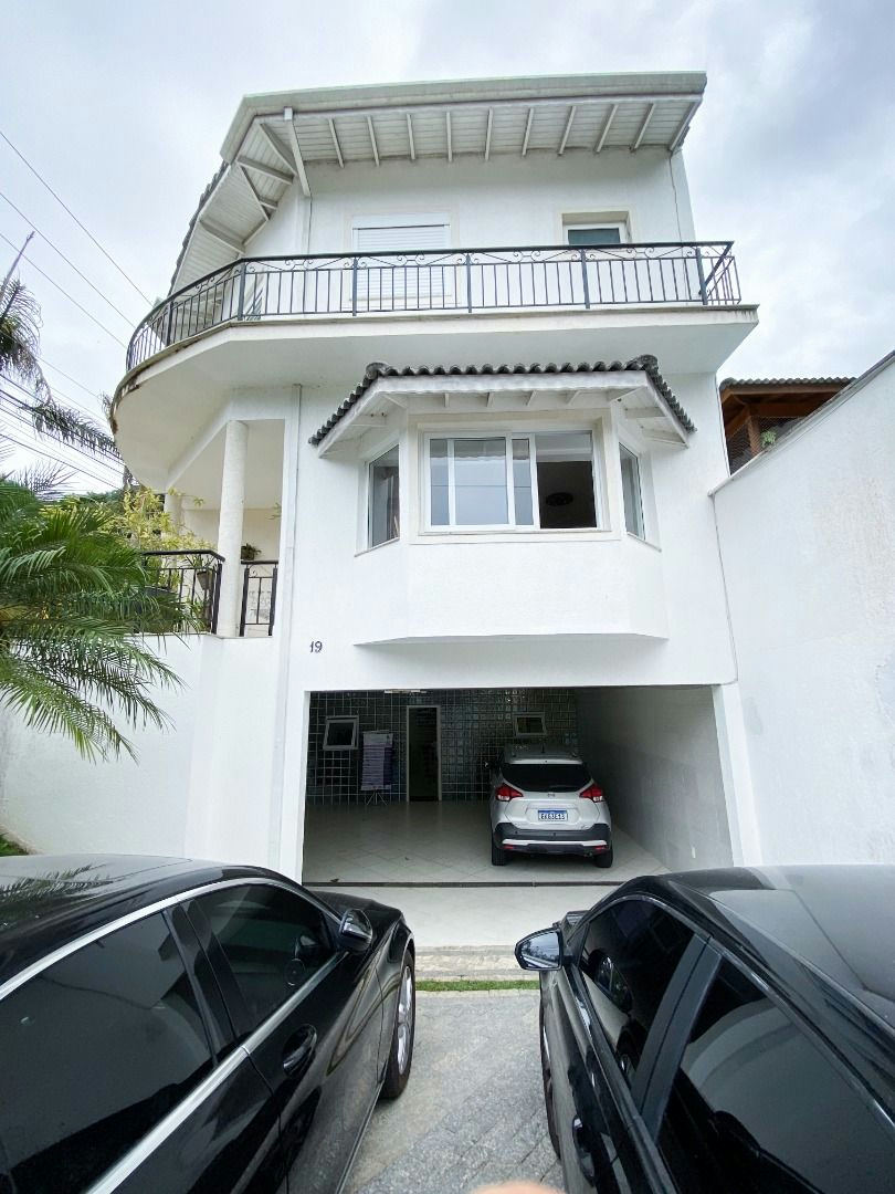 Sobrado em Parque Residencial Itapeti - 381m² | 3 dormitórios | 5 vagas - miniatura 2