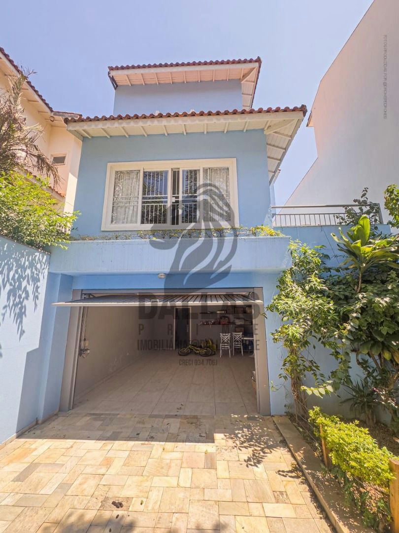 Sobrado em Cidade Mãe do Céu - 267m² | 3 dormitórios | 4 vagas