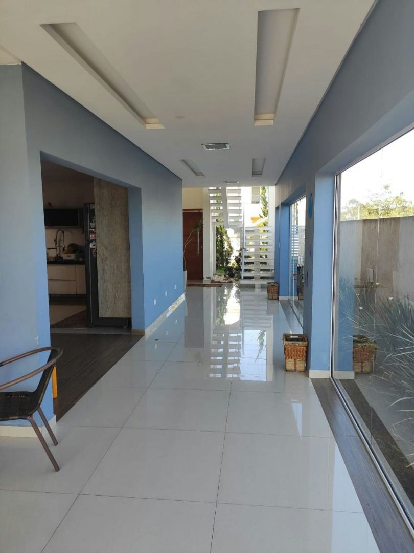 Sobrado em Residencial Colinas Aruã - 358m² | 4 dormitórios | 4 vagas - miniatura 5