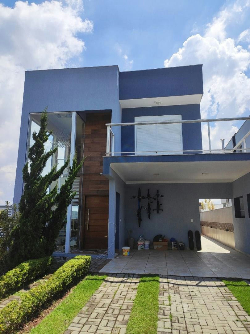 Sobrado em Residencial Colinas Aruã - 358m² | 4 dormitórios | 4 vagas