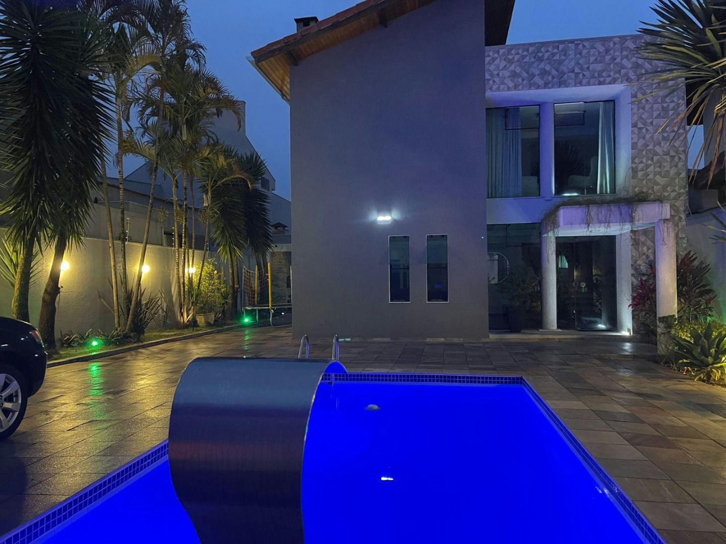 Sobrado em Vila Oliveira - 400m² | 3 dormitórios | 6 vagas - miniatura 2