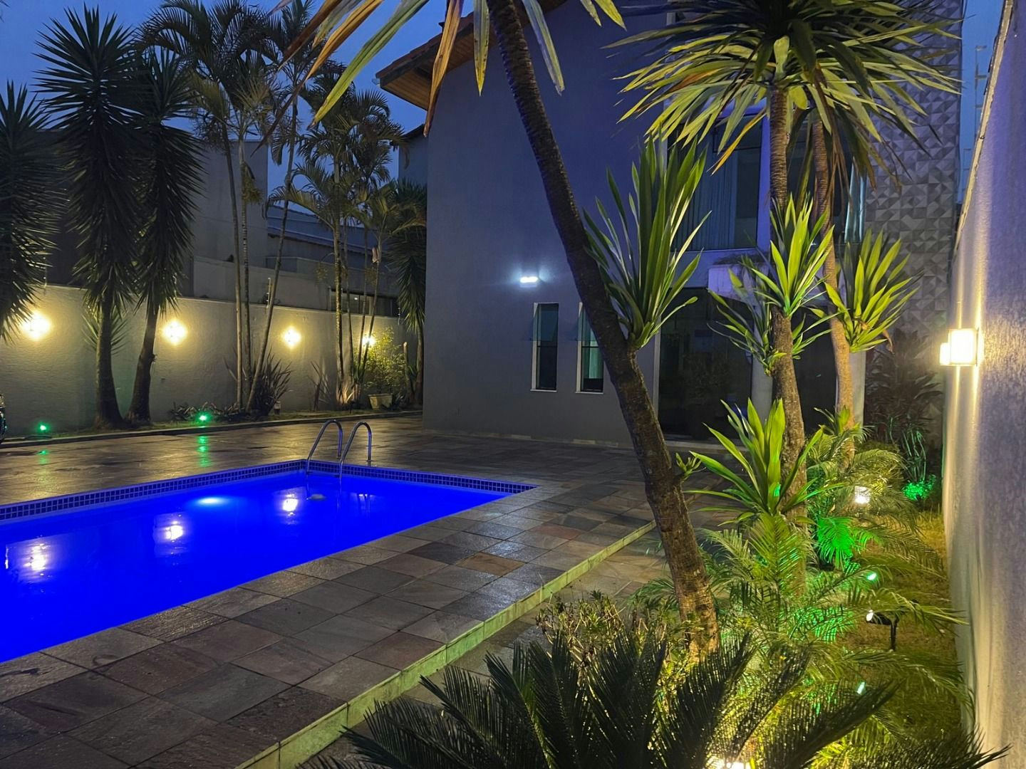 Sobrado em Vila Oliveira - 400m² | 3 dormitórios | 6 vagas - miniatura 3