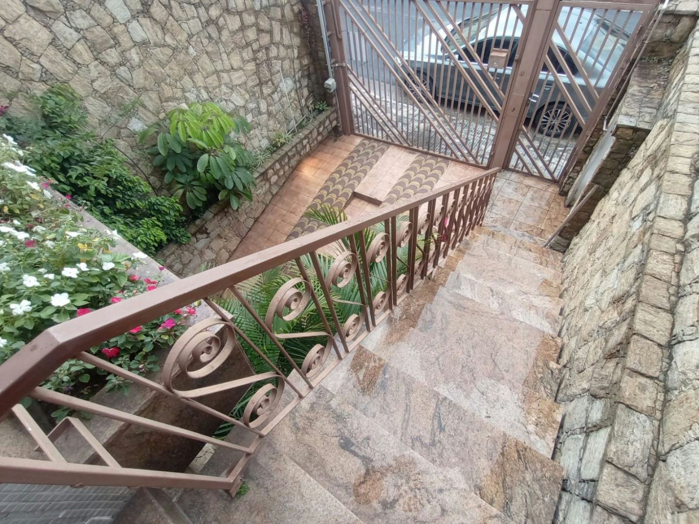 Sobrado em Vila Ivone - 210m² | 3 dormitórios | 7 vagas - miniatura 5
