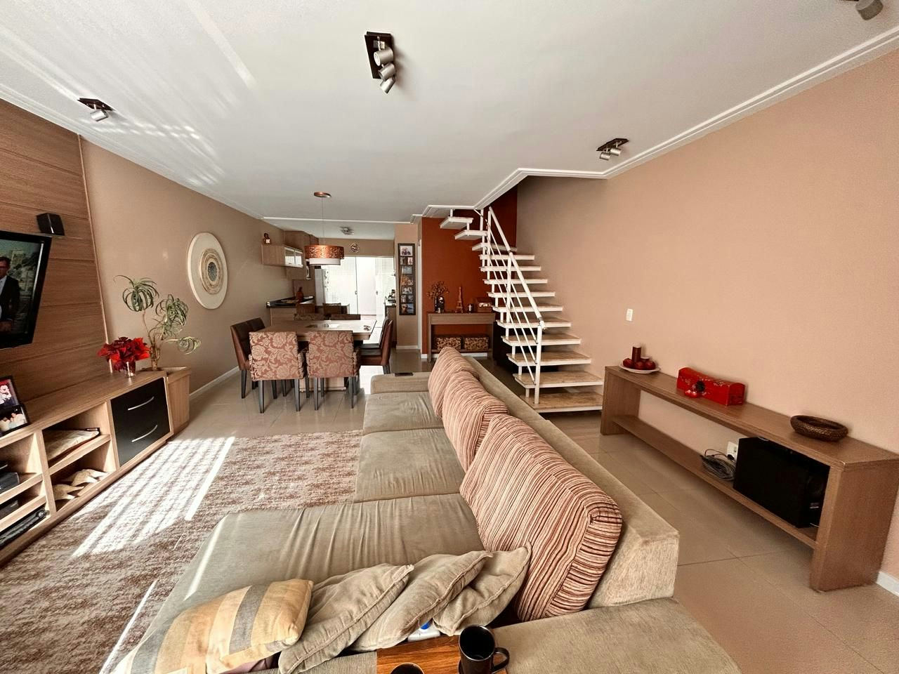 Sobrado em Jardim Teresa - 120m² | 3 dormitórios | 2 vagas - miniatura 2