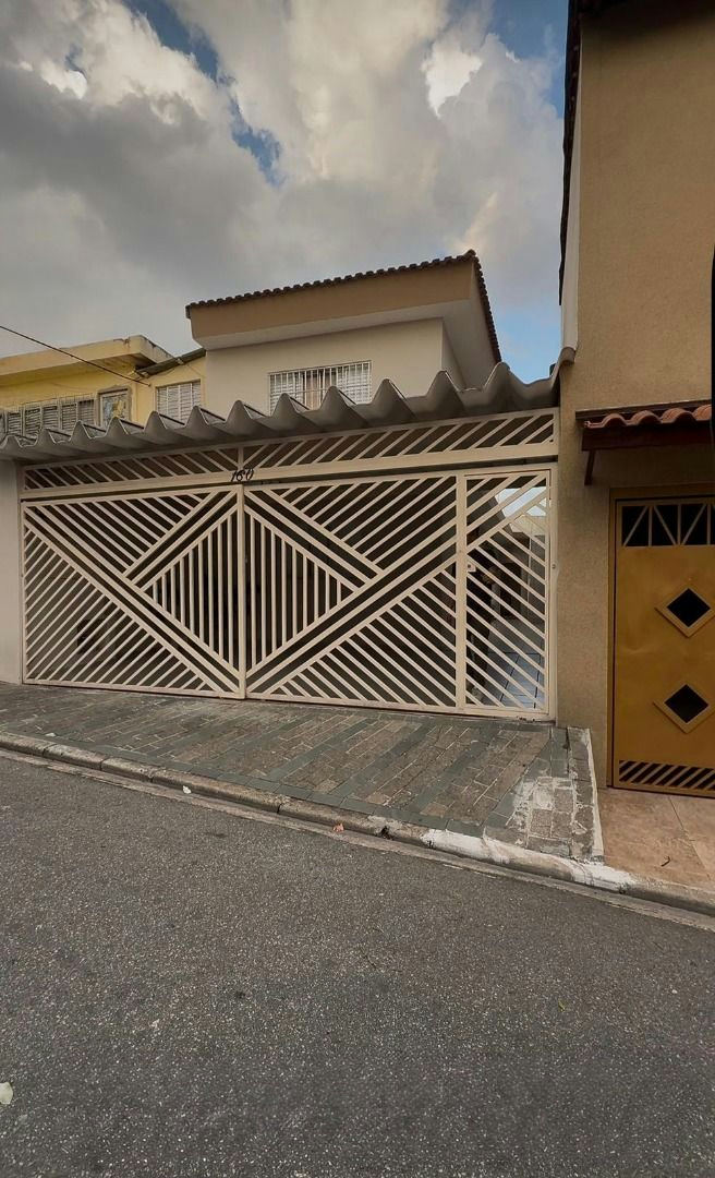 Sobrado em Vila Tolstoi - 125m² | 3 dormitórios | 3 vagas