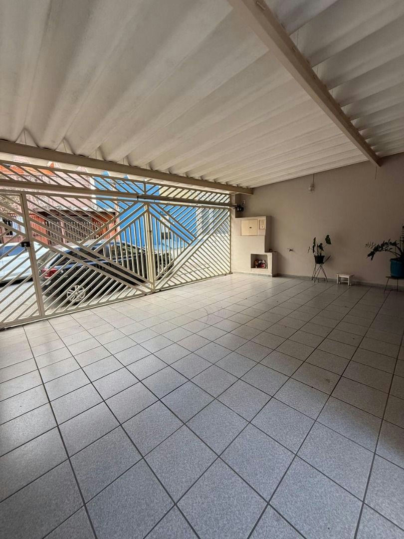 Sobrado em Vila Tolstoi - 125m² | 3 dormitórios | 3 vagas - miniatura 2