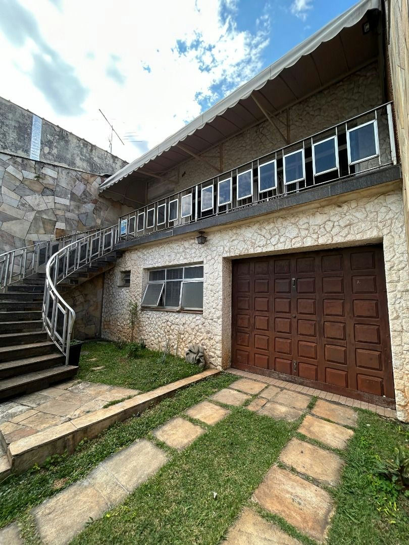 Casa em Chácara Mafalda - 150m² | 3 dormitórios | 4 vagas