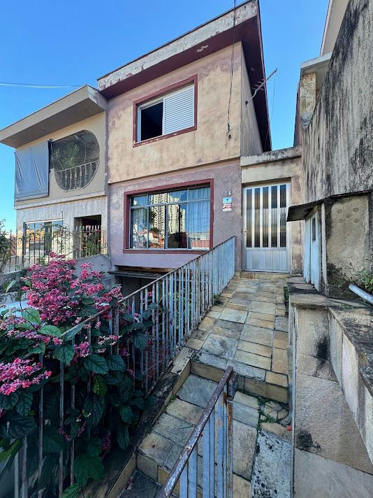 Sobrado em Vila Prudente (Zona Leste) - 180m² | 3 dormitórios | 3 vagas