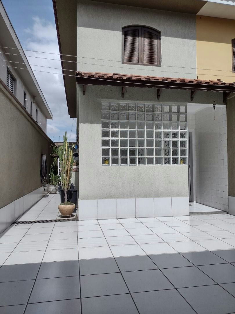 Sobrado em Parque Sevilha - 127m² | 3 dormitórios | 2 vagas