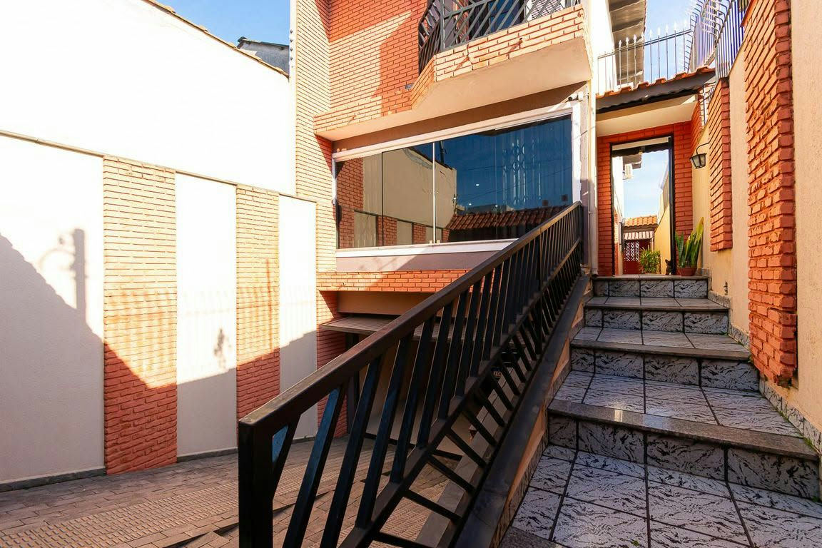 Sobrado em Vila Califórnia - 240m² | 3 dormitórios | 6 vagas - miniatura 5