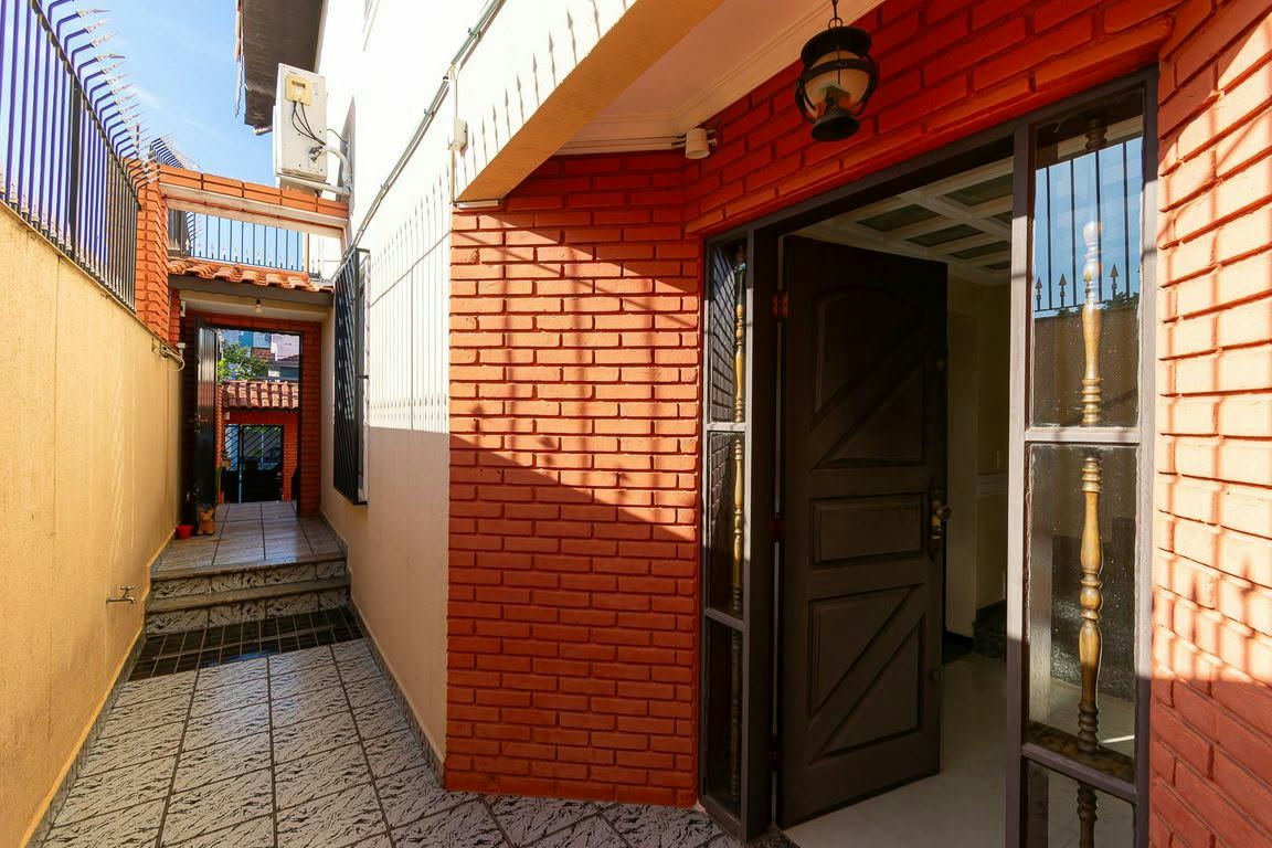 Sobrado em Vila Califórnia - 240m² | 3 dormitórios | 6 vagas - miniatura 2
