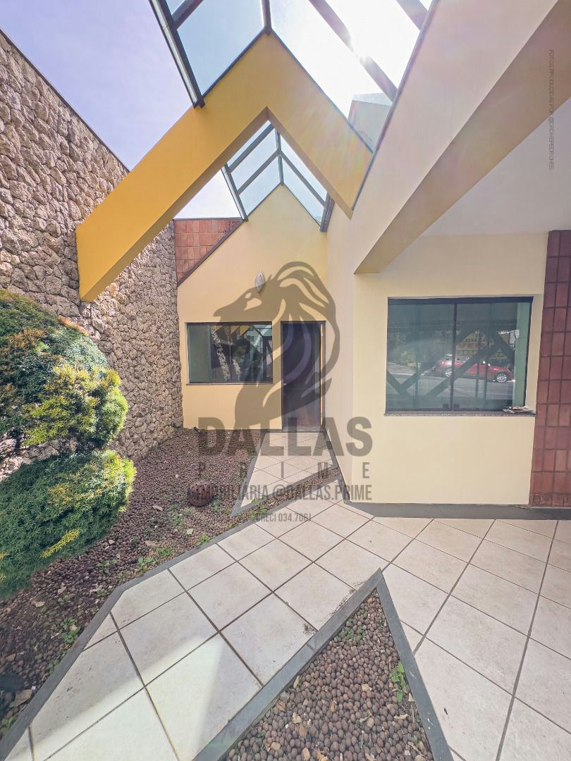 Casa em Jardim Avelino - 200m² | 3 dormitórios | 3 vagas - miniatura 2