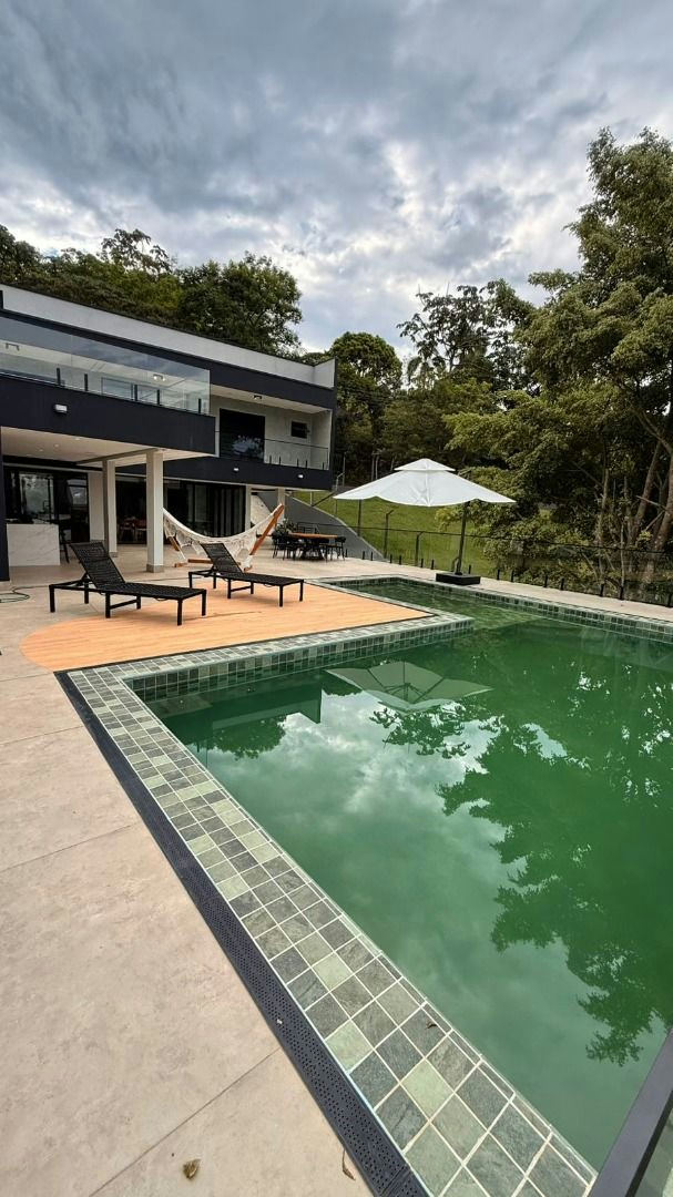 Sobrado em Recanto das Águas - 700m² | 5 dormitórios | 20 vagas - miniatura 2