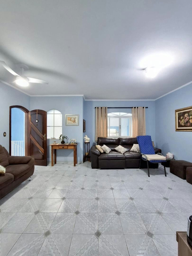Sobrado em Vila Cleonice - 206m² | 4 dormitórios | 3 vagas - miniatura 2