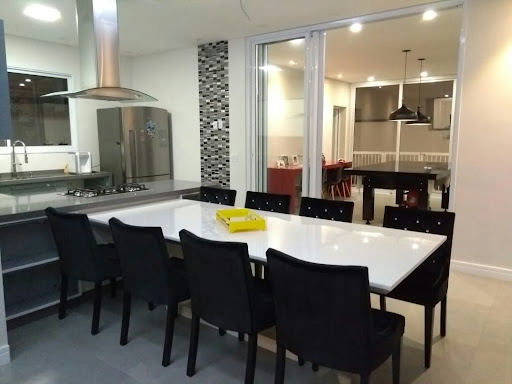Sobrado em Cidade Parquelandia - 274m² | 3 dormitórios | 4 vagas