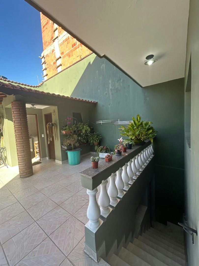 Casa em Vila Paulo Silas - 286m² | 4 dormitórios | 5 vagas - miniatura 2