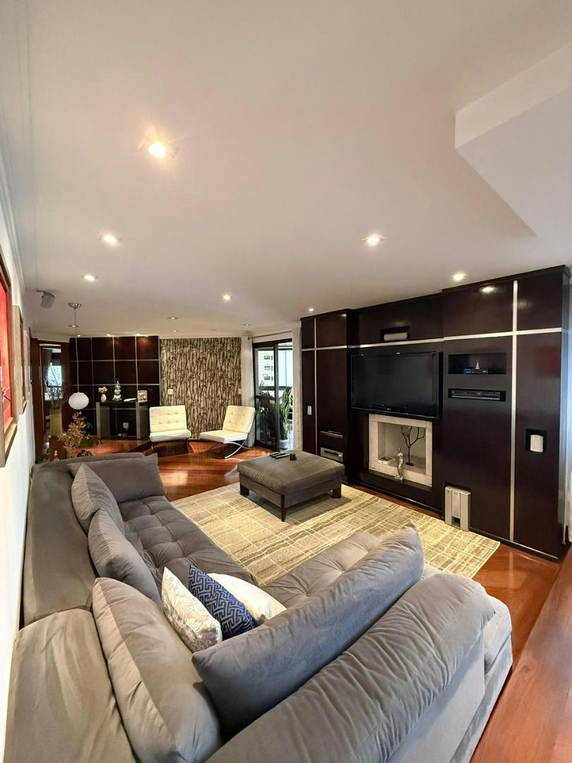 Apartamento em Jardim Avelino - 185m² | 4 dormitórios | 3 vagas