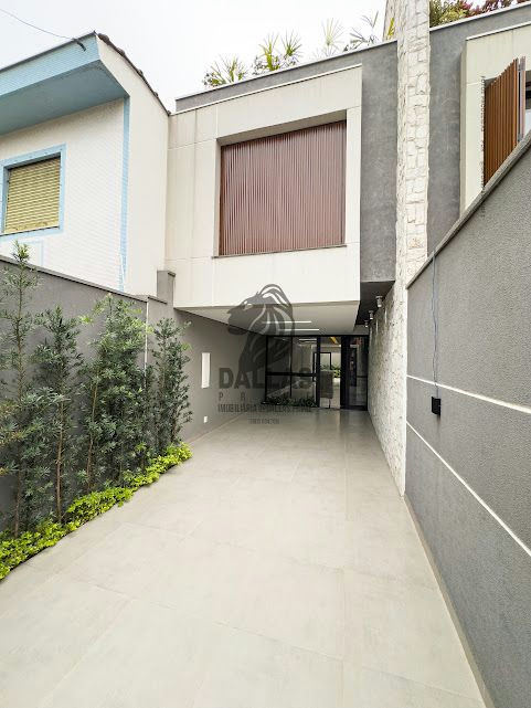 Sobrado em Vila Gomes Cardim - 240m² | 3 dormitórios | 2 vagas