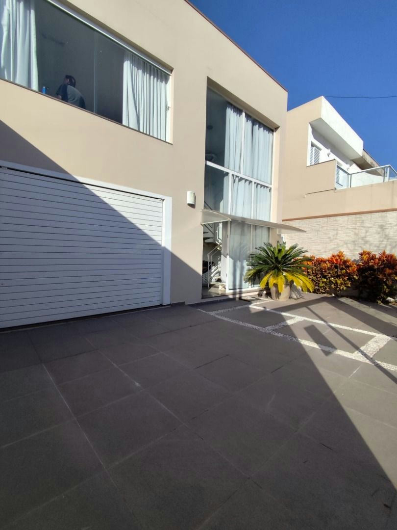 Sobrado em Jardim Avelino - 360m² | 4 dormitórios | 5 vagas - miniatura 3