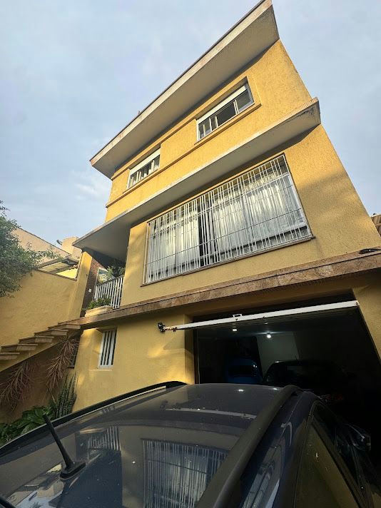 Sobrado em Parque da Mooca - 247m² | 3 dormitórios | 4 vagas