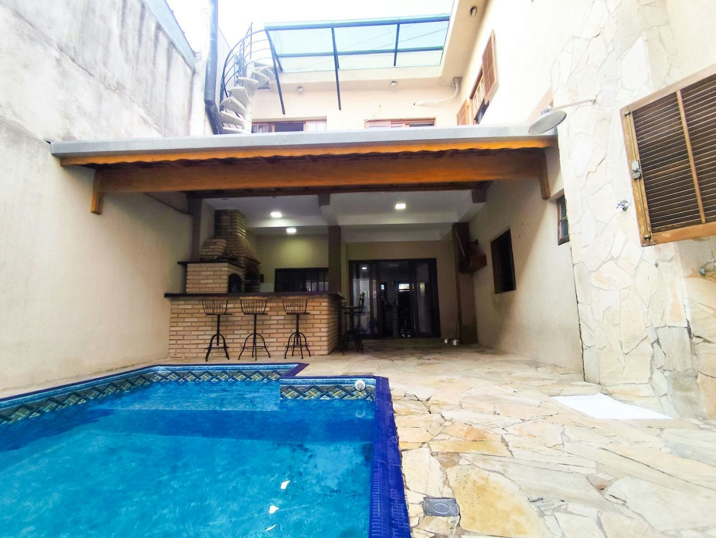 Sobrado em Chácara Belenzinho - 352m² | 5 dormitórios | 2 vagas - miniatura 2