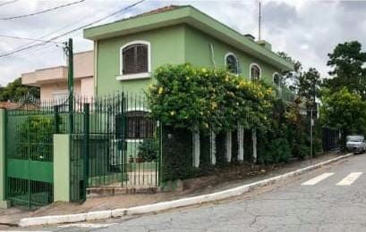 Sobrado em Vila Ema - 246m² | 3 dormitórios | 3 vagas