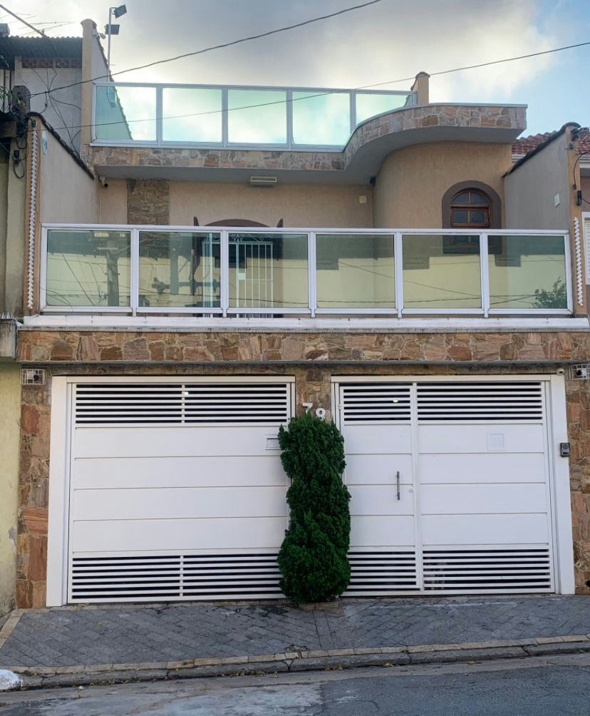Sobrado em Vila Ivone - 266m² | 4 dormitórios | 2 vagas