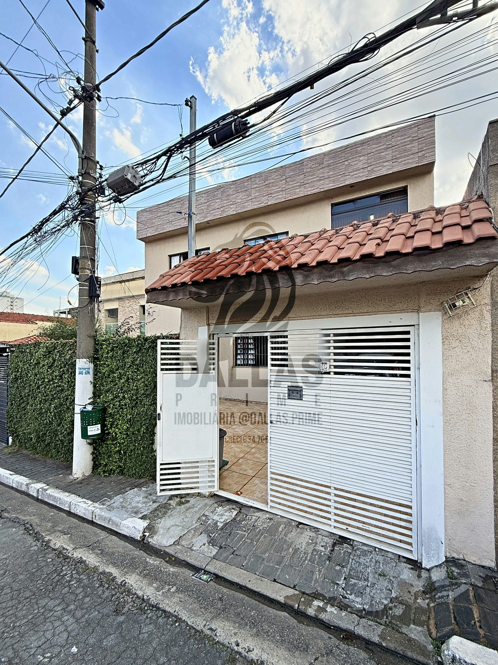 CASA ENORME COM SUPER PREÇO NA VILA SANTA CLARA