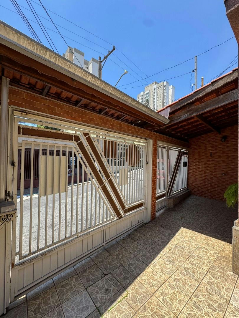 Sobrado em Vila Paulo Silas - 319m² | 3 dormitórios | 4 vagas