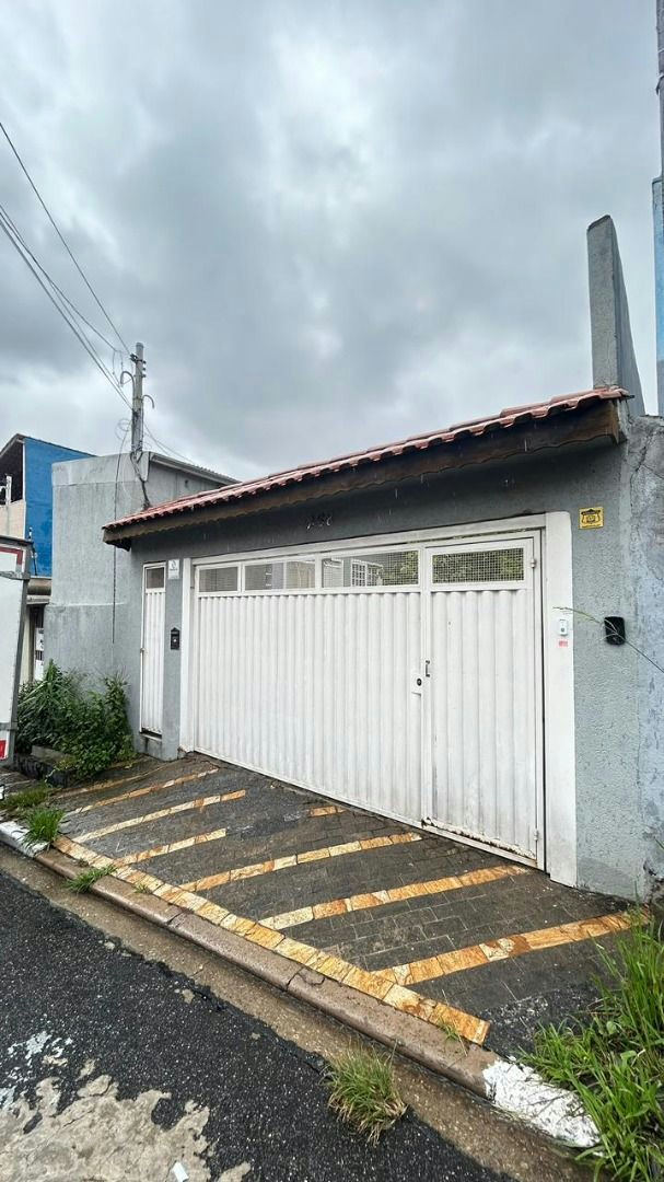 Sobrado em Vila Santa Virginia - 242m² | 5 dormitórios | 5 vagas