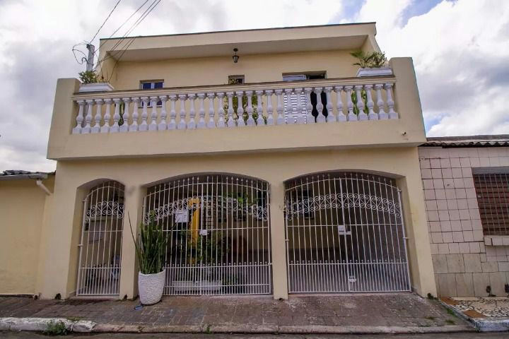 Sobrado em Parque São Lucas - 299m² | 3 dormitórios | 3 vagas