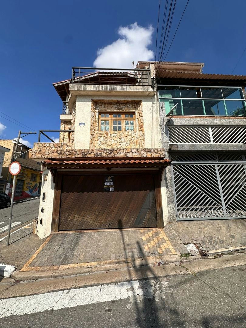 Sobrado em Chácara Mafalda - 200m² | 4 dormitórios | 2 vagas - foto 1