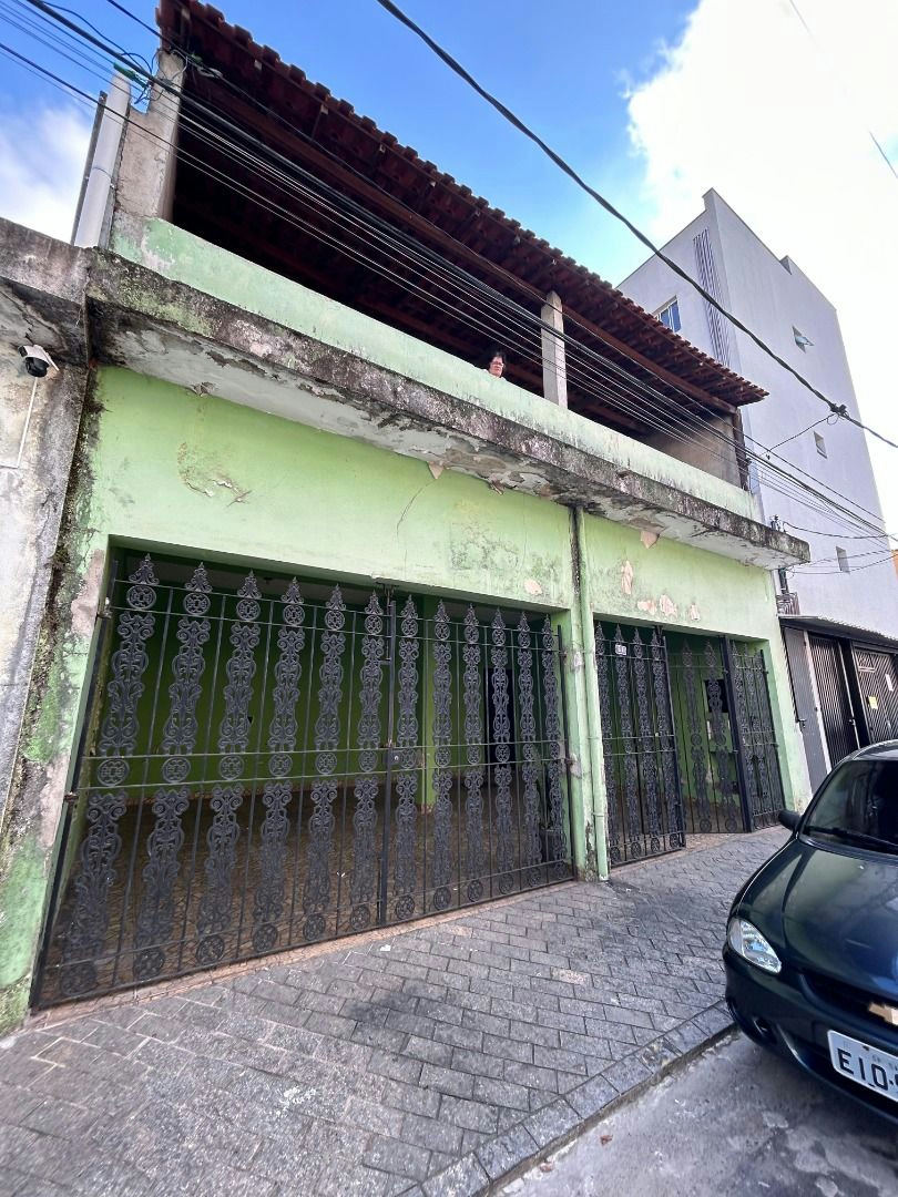 Casa em Vila Paulo Silas - 118m² | 2 dormitórios | 3 vagas