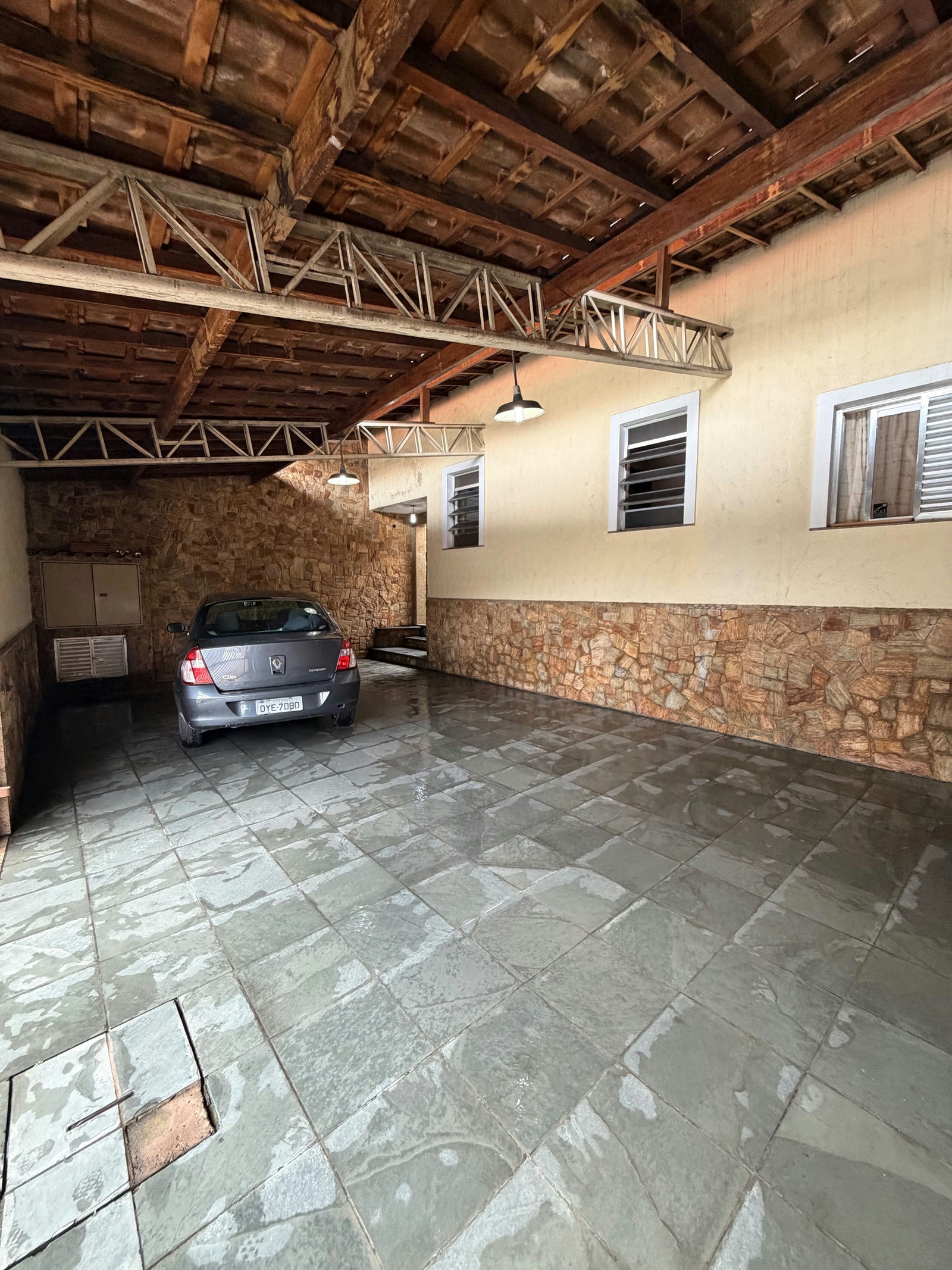 Casa térrea com quintal amplo - miniatura 2