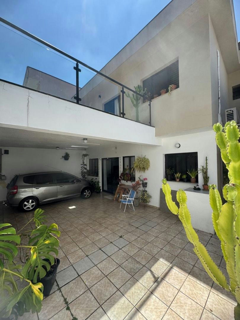 Sobrado em Vila Alpina - 130m² | 3 dormitórios | 3 vagas