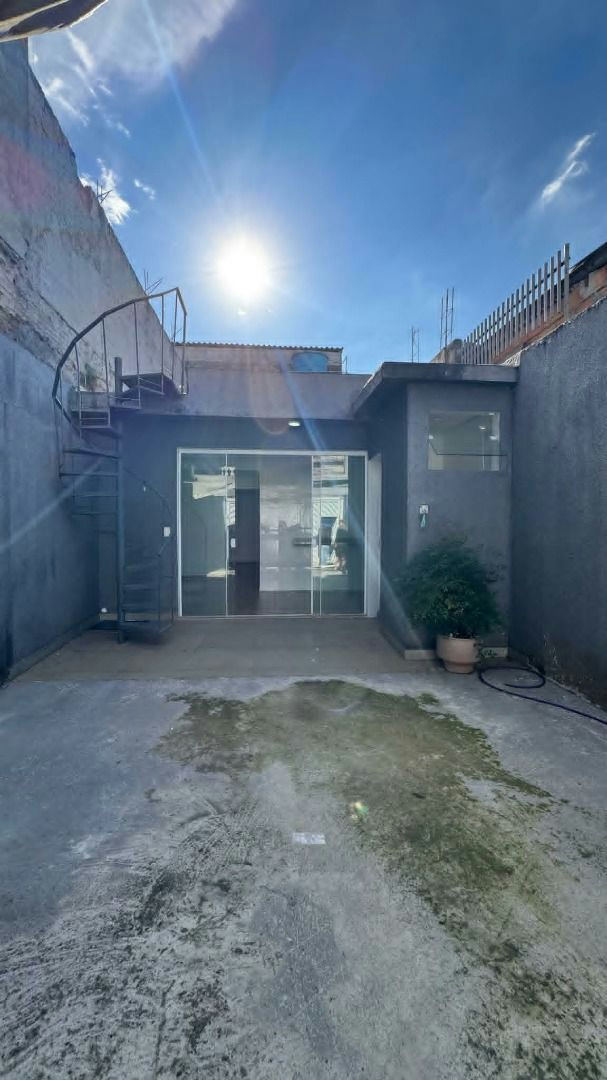 Casa em Vila Paulo Silas - 125m² | 2 dormitórios | 4 vagas - miniatura 3