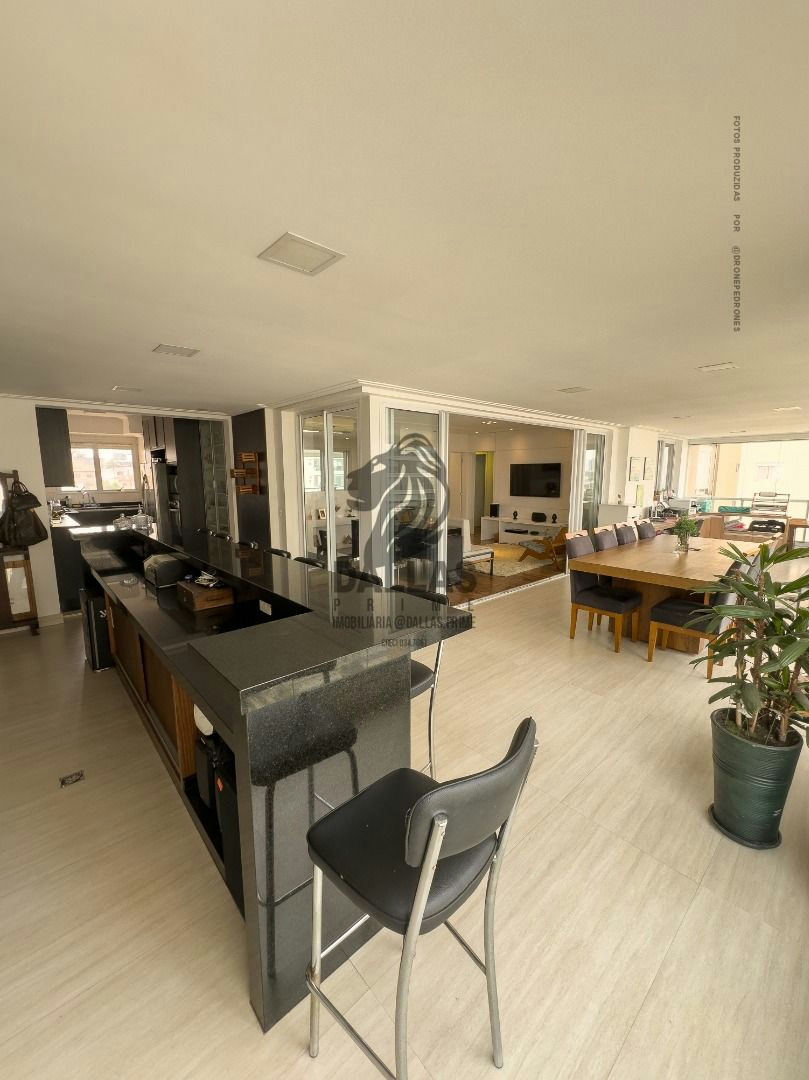 Apartamento em Parque da Mooca - 192m² | 4 dormitórios | 3 vagas