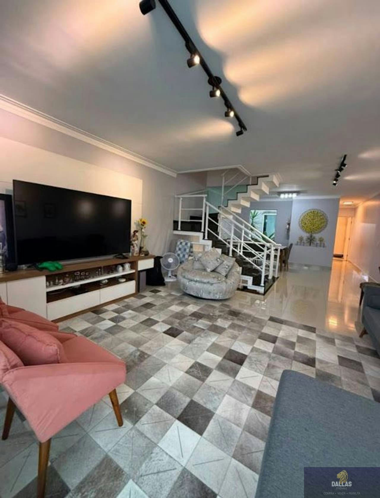 Sobrado em Vila Libanesa - 168m² | 3 dormitórios | 4 vagas - miniatura 2