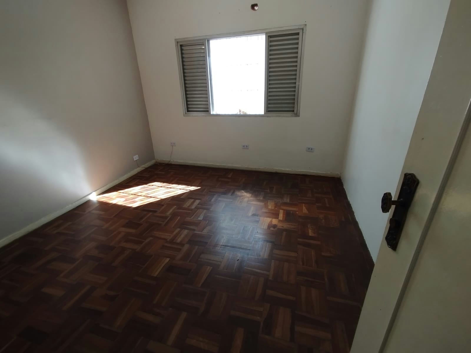 CASA NA MOOCA COM 600 M², 8 DORMITÓRIOS, 3 SUÍTES E 13 VAGAS | VENDA - miniatura 2
