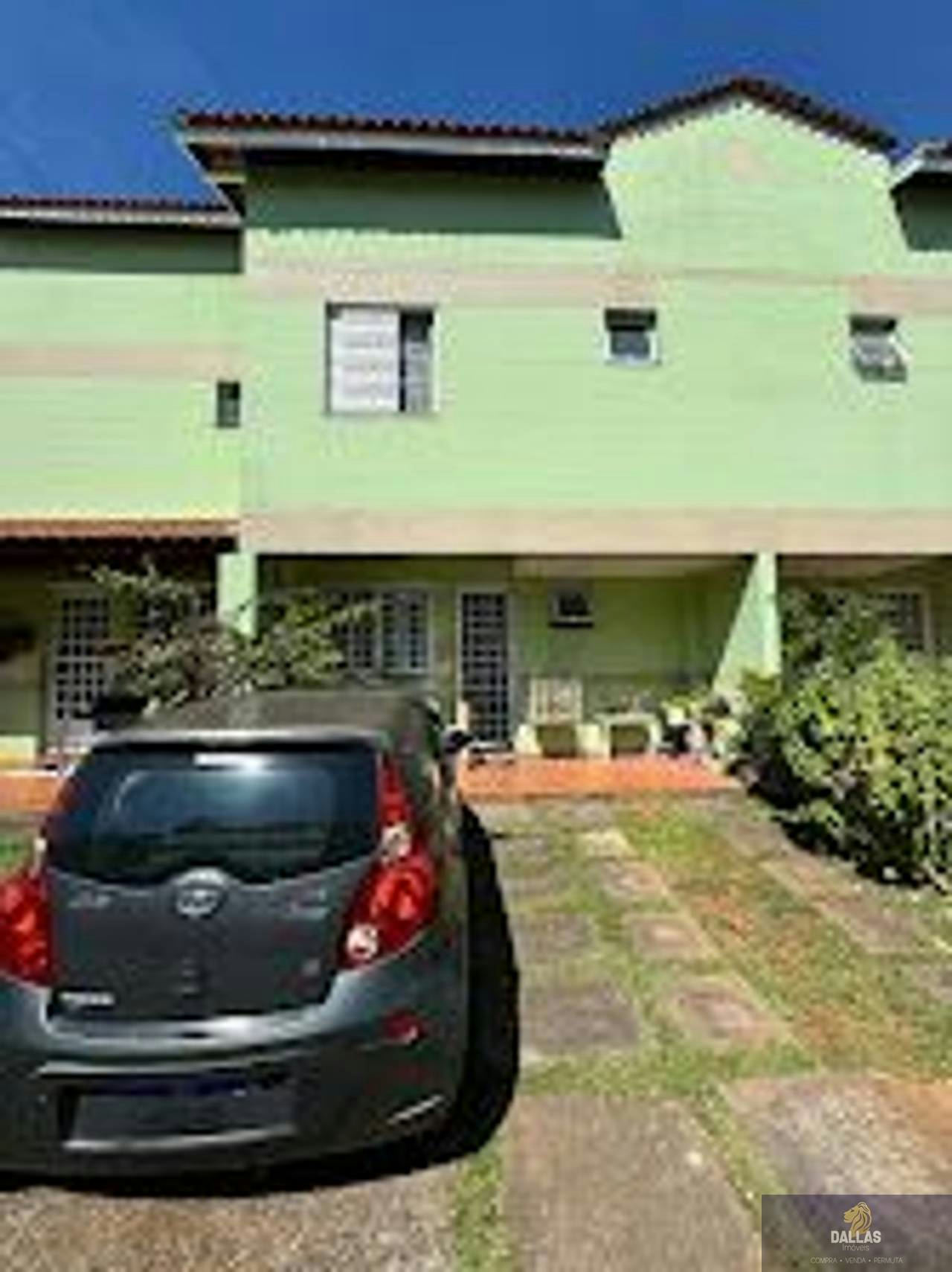 Sobrado em Utinga - 97m² | 3 dormitórios | 2 vagas - miniatura 2