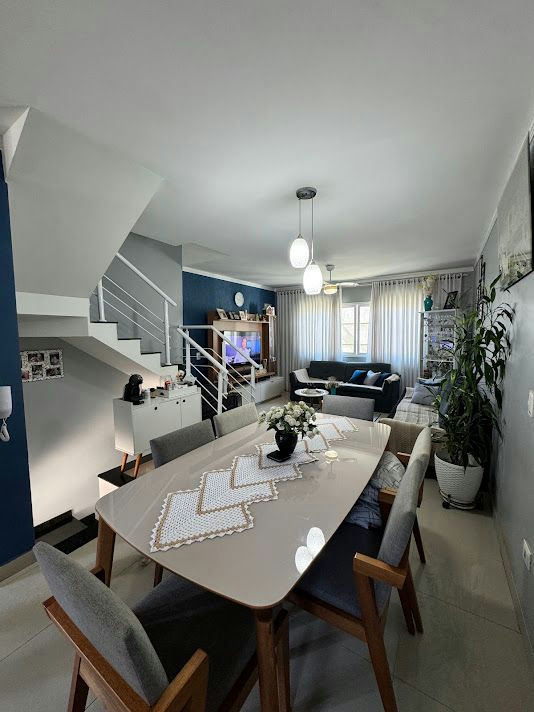 Sobrado em Vila Ema - 103m² | 2 dormitórios | 2 vagas