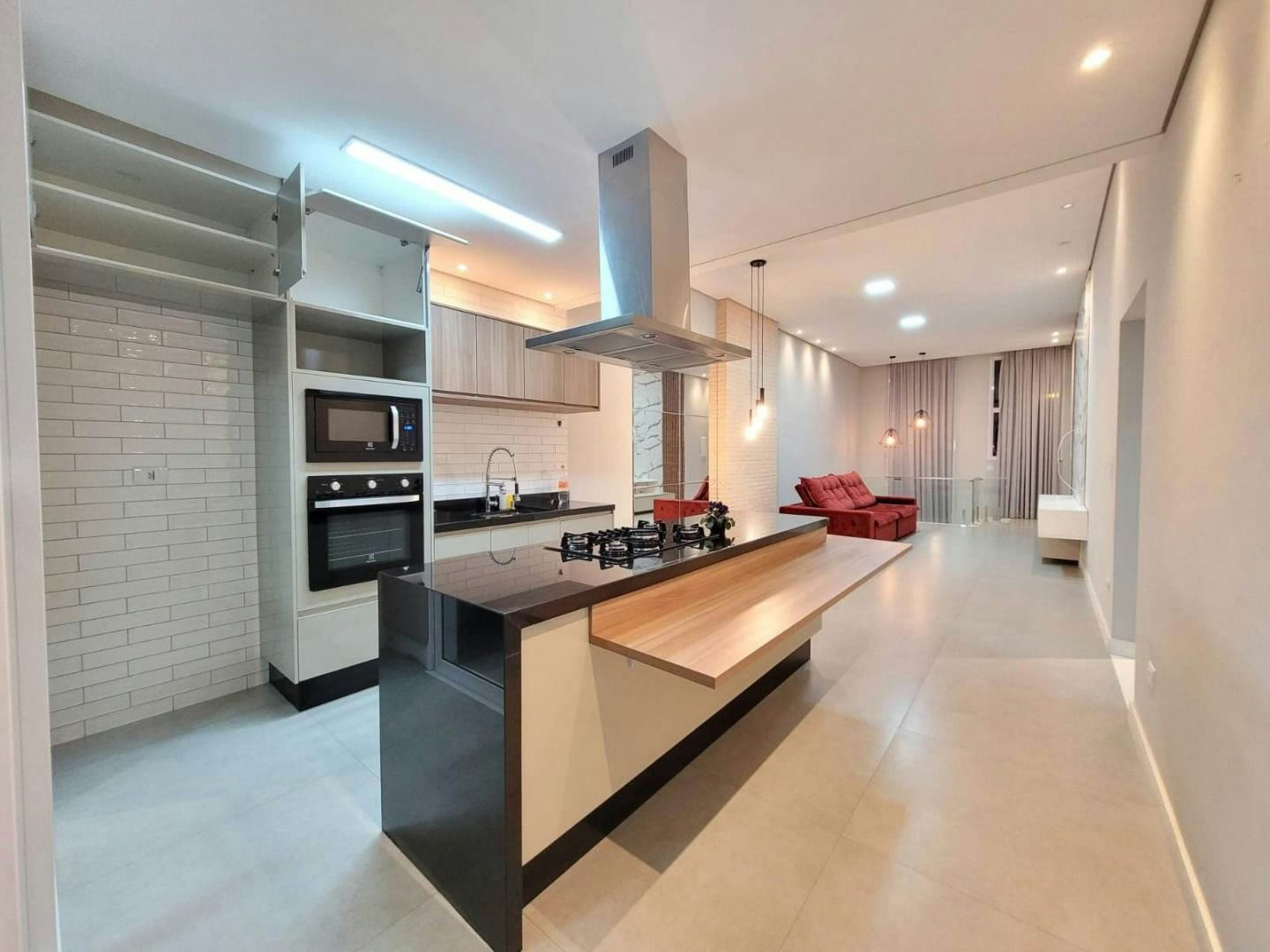 Casa em Cézar de Souza - 250m² | 3 dormitórios | 4 vagas - miniatura 3